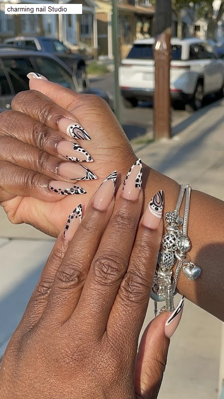 charming nail Studio